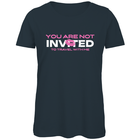 TShirt für Damen mit Kussmund und YOU ARE NOT INVITED TO TRAVEL WITH ME Print in weiss/pink. Stoff-Farbe: Dark Grey.