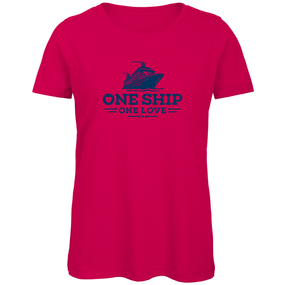 T Shirt für Damen mit ONE SHIP ONE LOVE (Herz) Print. Stoff-Farbe: Fuchsia. Fernweh zum Anziehen? travelPrint4U.de