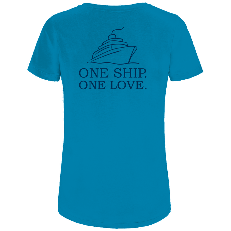 T Shirt für Damen mit ONE SHIP ONE LOVE Print (blau). Stoff-Farbe: Atoll. Fernweh zum Anziehen? travelPrint4U.de