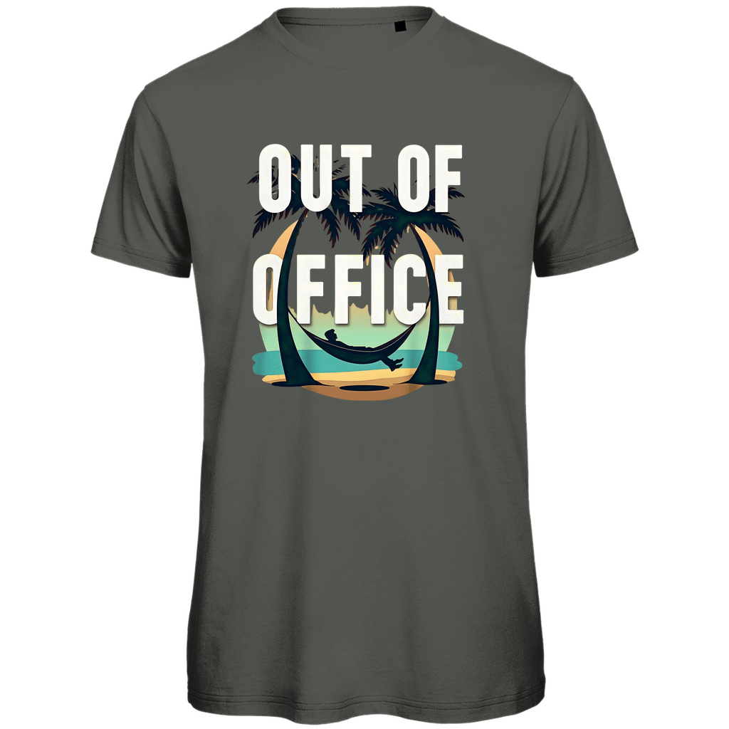 T Shirt für Herren mit buntem OUT OF OFFICE Print. Stoff-Farbe: Millennial Khaki. Fernweh zum Anziehen? travelPrint4U.de