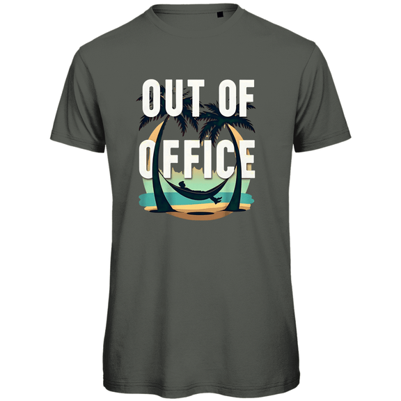 T Shirt für Herren mit buntem OUT OF OFFICE Print. Stoff-Farbe: Millennial Khaki. Fernweh zum Anziehen? travelPrint4U.de