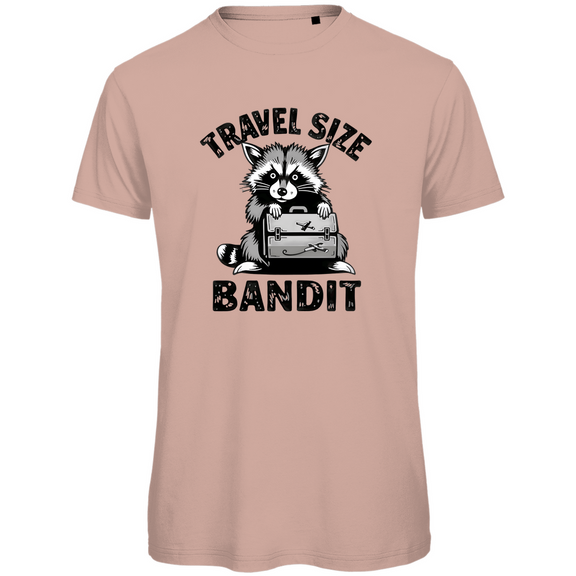 T Shirt für Herren mit Waschbär, TRAVEL SIZE BANDIT Print. Stoff-Farbe: Millennial Pink. Fernweh mal Lustig? travelPrint4U.de