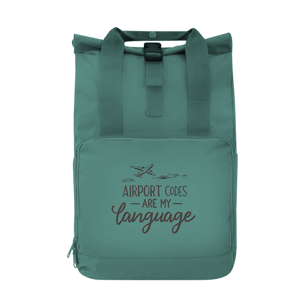 Tagesrucksack mit AIRPORT CODES ARE MY LANGUAGE Aufdruck. Grundfarbe: Sage Green. Fernweh zum Anfassen? travelPrint4U.de