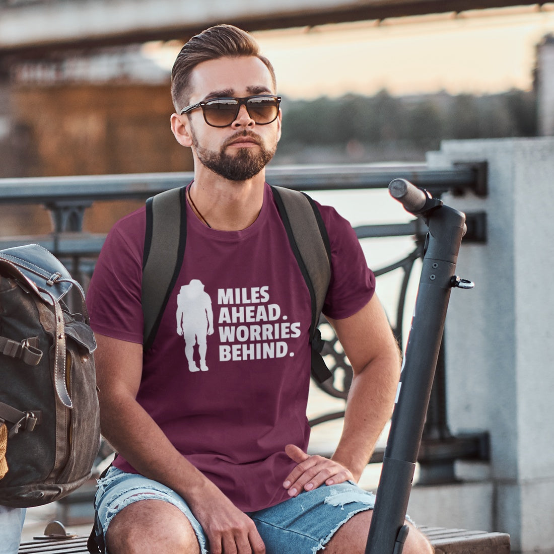 Herren T-Shirt - Miles Ahead Worries Behind - Basic