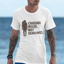 Herren T-Shirt - Miles Not Deadlines - Basic