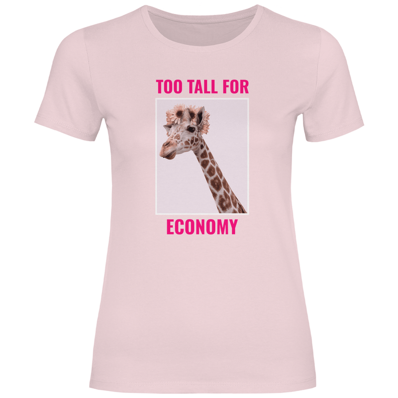 Funshirt für Damen mit Giraffe in der Farbe Orchid Pink. TOO TALL FOR ECONOMY Print. Fernweh zum Anziehen mit travelPrint4U.de