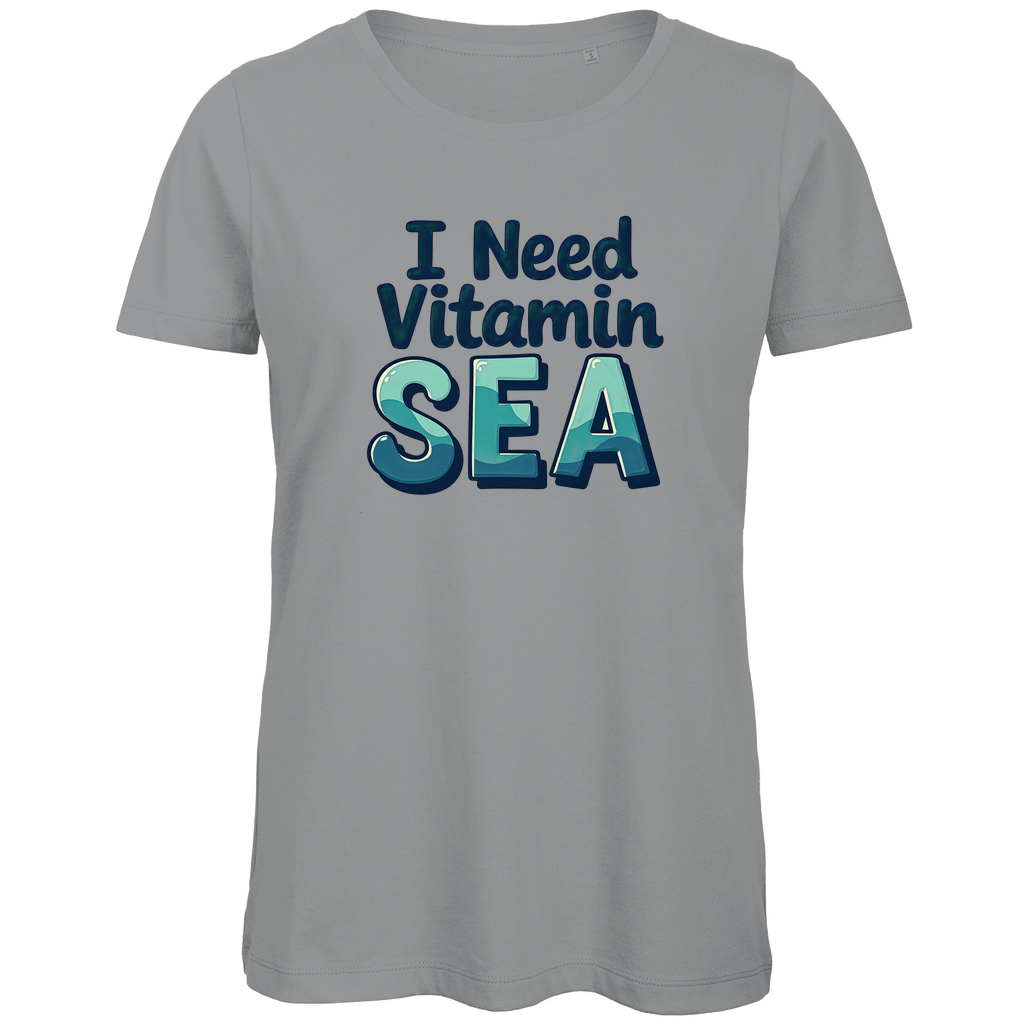 TShirt für Damen mit I NEED VITAMIN SEA Print. Stoff-Farbe: Sport Grey Heather. Fernweh zum Anziehen? travelPrint4U.de