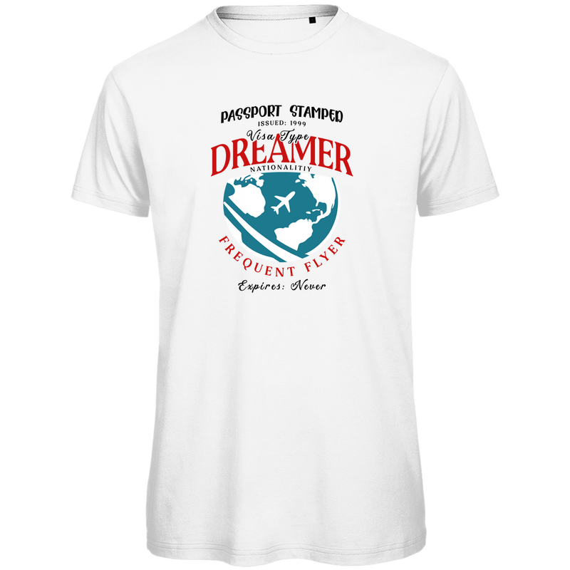 TShirt für Herren mit farbigem DREAMER NATIONALITY Print. Stoff-Farbe: White. Fernweh zum Anziehen? travelPrint4U.de