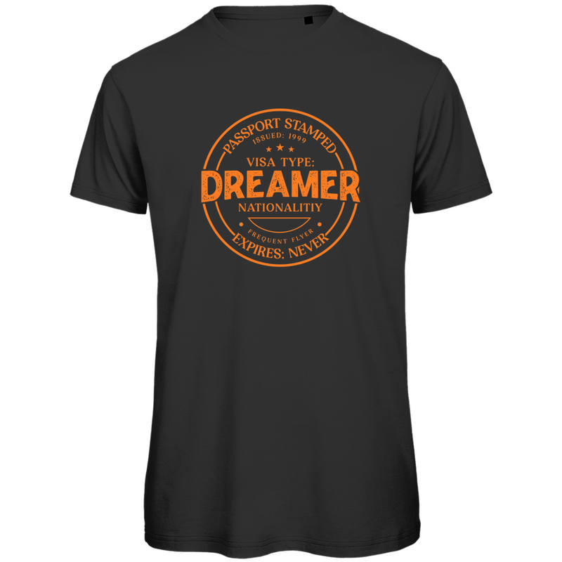 TShirt für Herren mit DREAMER (Pass Stempel) Print in orange. Stoff-Farbe: Black. Fernweh zum Anziehen? travelPrint4U.de